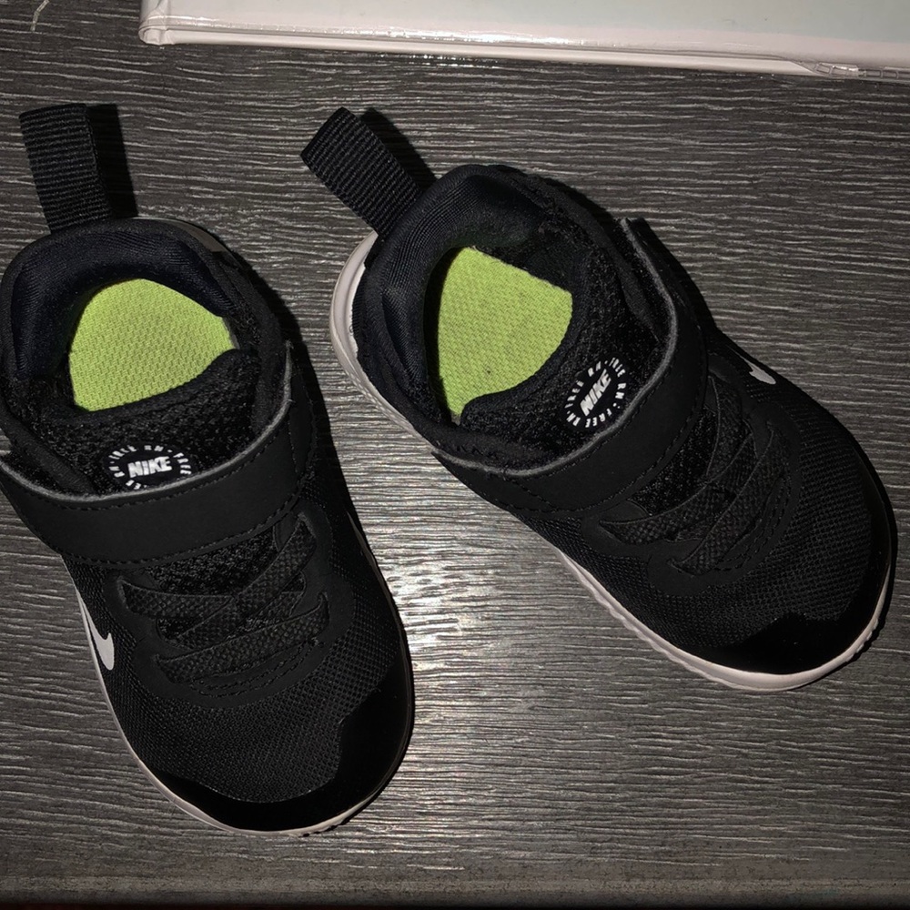 Toddler Nike Free RN Black and White